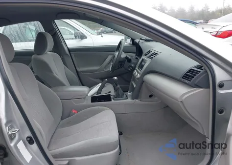 2011 Toyota Camry z USA, uszkodzony, nr VIN 4T1BF3EK3BU676288